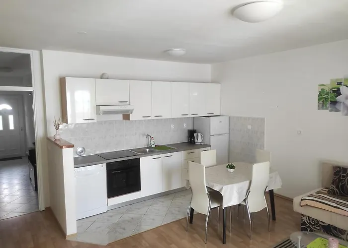 Snjezana * Crikvenica