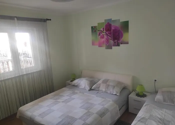 Snjezana Apartment *